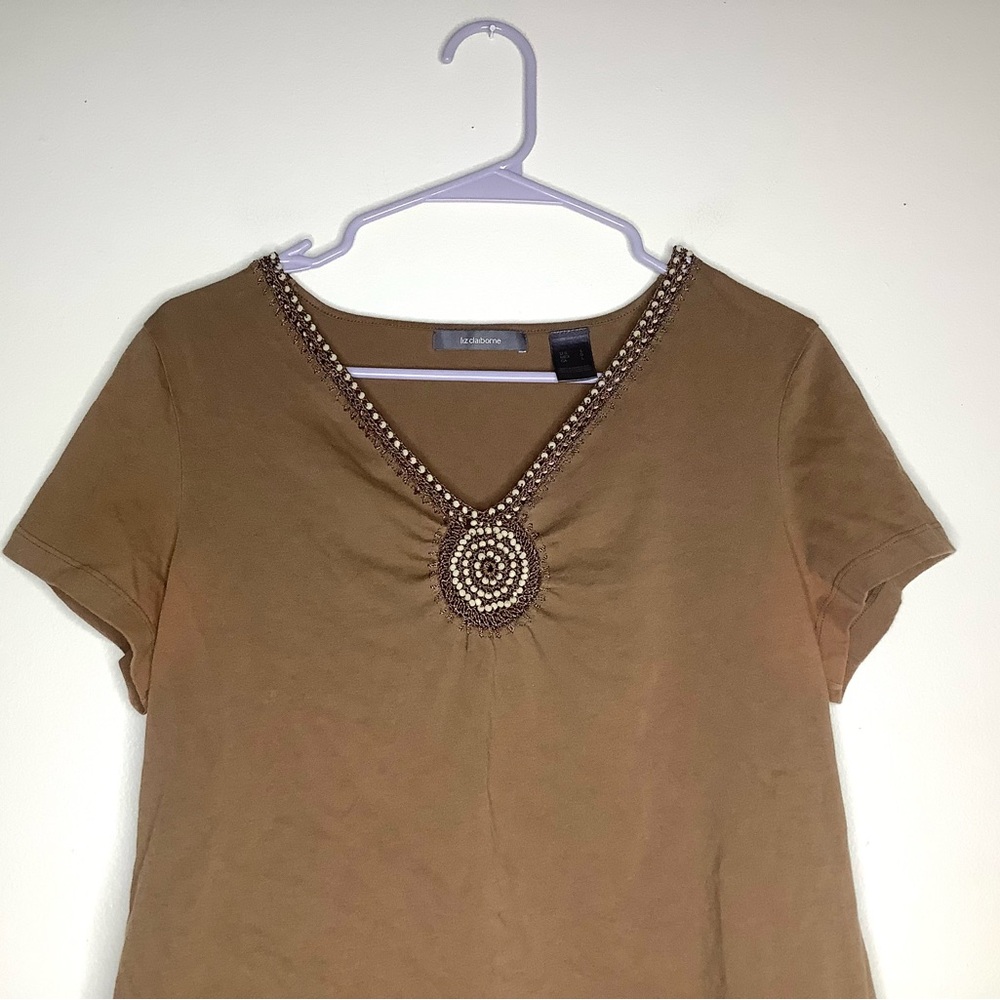 < Y2K Liz Claiborne Brown Beaded Detail Short Sleeve Top > - Picture 2 of 6